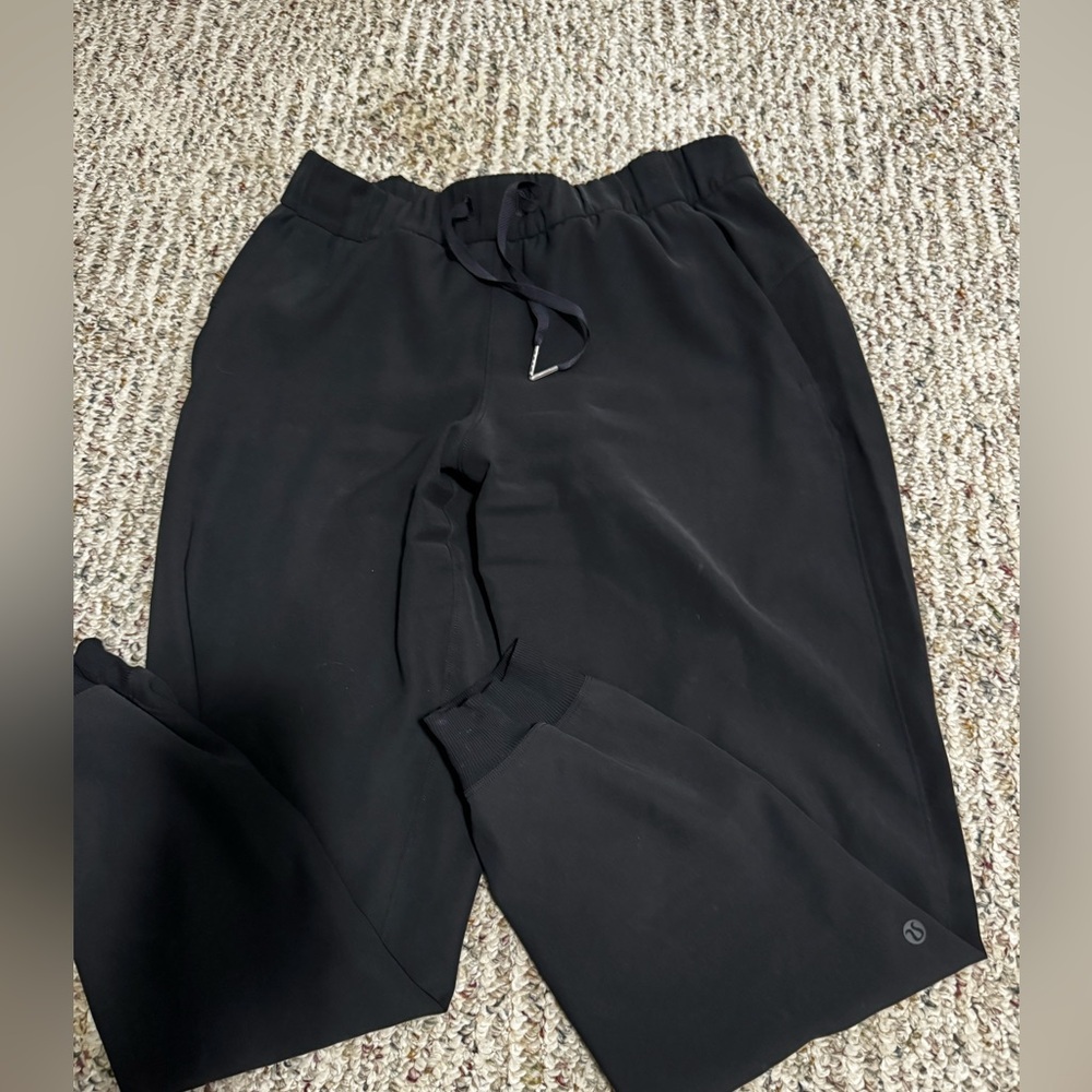 Lululemon on the fly pant